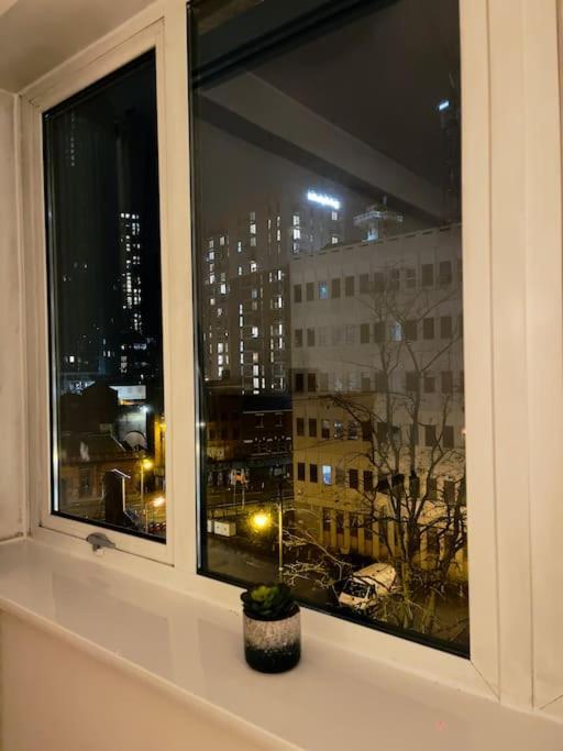 Beautiful Central Open Plan Living! Manchester Kültér fotó