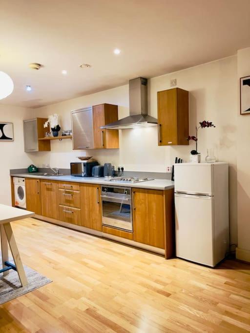 Beautiful Central Open Plan Living! Manchester Kültér fotó
